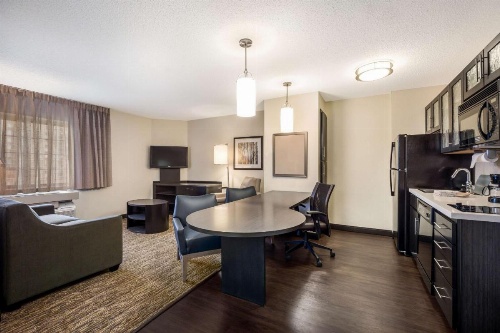 Sonesta Simply Suites Chicago Libertyville image 16