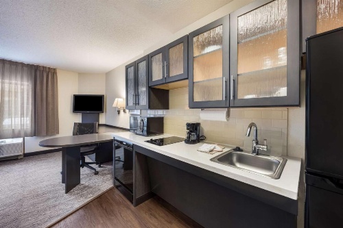 Sonesta Simply Suites Chicago Libertyville image 20