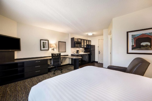 Sonesta Simply Suites Chicago Libertyville image 22