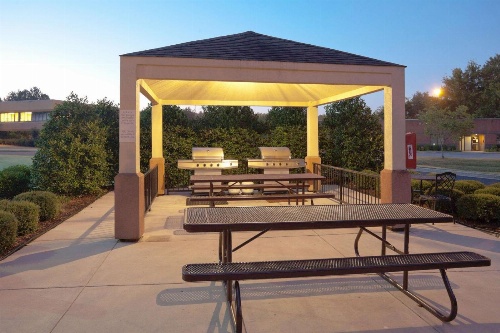 Sonesta Simply Suites Chicago Libertyville image 3